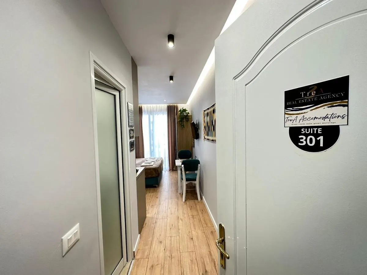 Savi Accomodations - Suite Lungomare Vlorë Albania